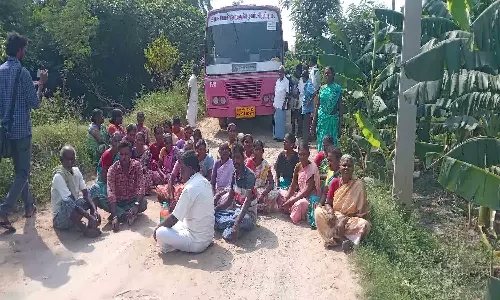 அரசு பஸ் சிறை பிடித்து பொதுமக்கள் மறியல்