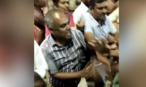 பழனி கோவிலில் தாமதமாக வந்த பக்தரை அனுமதிக்காமல் ஊழியர்கள் தாக்குதல்