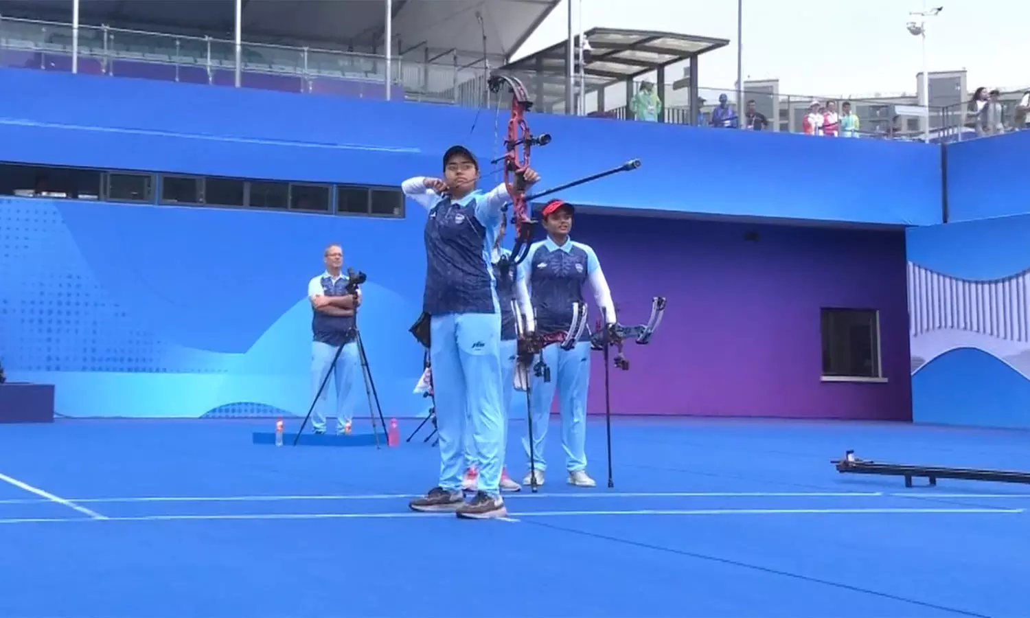 வில்வித்தை பெண்கள் காம்பவுண்டு பிரிவு காலிறுதியில்... ... ஆசிய விளையாட்டு போட்டி: கபடி, கிரிக்கெட்டில் தங்கம் வென்று இந்தியா அசத்தல்- பதக்கம் 107ஆனது! லைவ் அப்டேட்ஸ் வில்வித்தை பெண்கள் காம்பவுண்டு பிரிவு காலிறுதியில்... ... ஆசிய விளையாட்டு போட்டி: கபடி, கிரிக்கெட்டில் தங்கம் வென்று இந்தியா அசத்தல்- பதக்கம் 107ஆனது! லைவ் அப்டேட்ஸ்