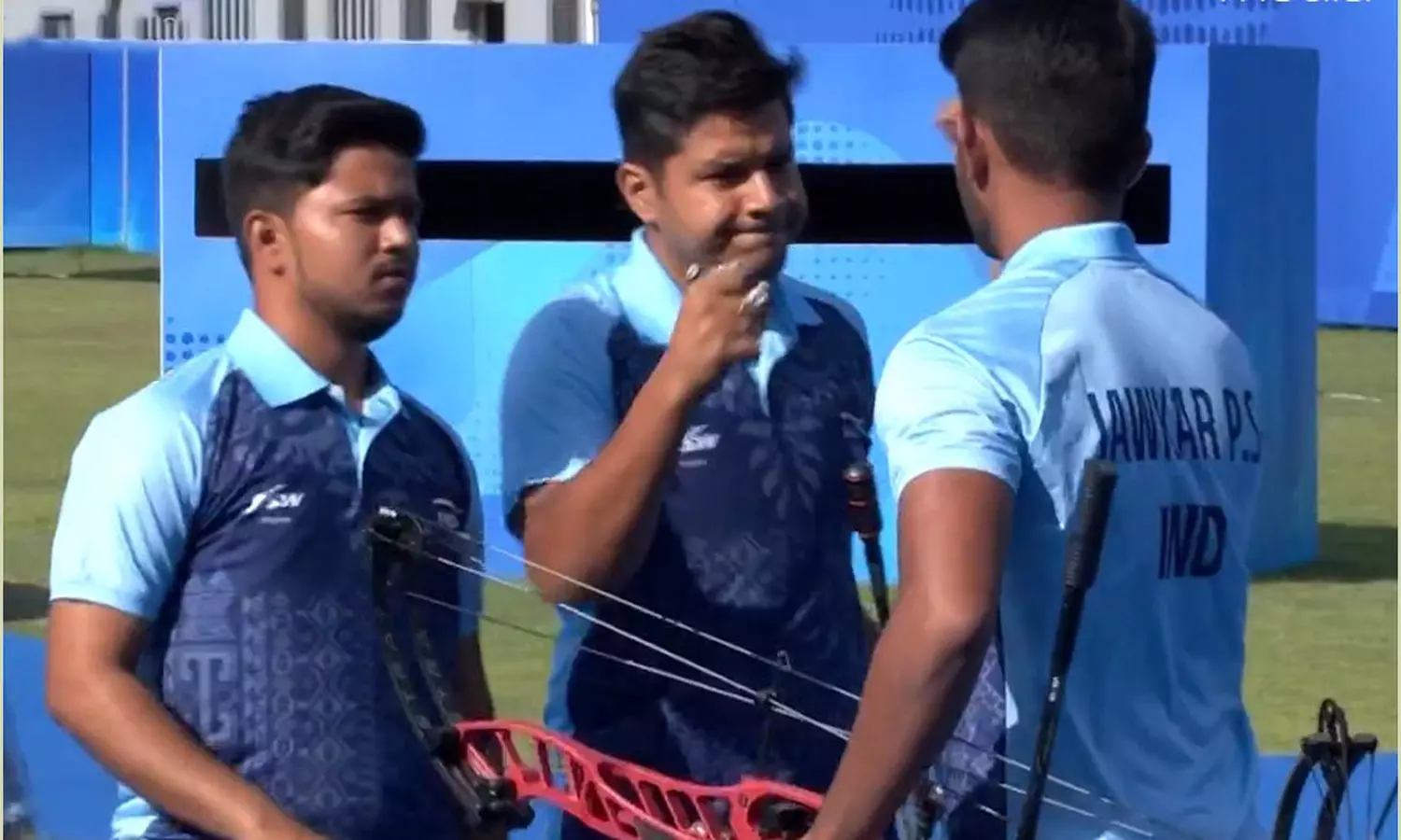 வில்வித்தை ஆண்கள் காம்பவுண்டு பிரிவு காலிறுதியில்... ... ஆசிய விளையாட்டு போட்டி: கபடி, கிரிக்கெட்டில் தங்கம் வென்று இந்தியா அசத்தல்- பதக்கம் 107ஆனது! லைவ் அப்டேட்ஸ் வில்வித்தை ஆண்கள் காம்பவுண்டு பிரிவு காலிறுதியில்... ... ஆசிய விளையாட்டு போட்டி: கபடி, கிரிக்கெட்டில் தங்கம் வென்று இந்தியா அசத்தல்- பதக்கம் 107ஆனது! லைவ் அப்டேட்ஸ்