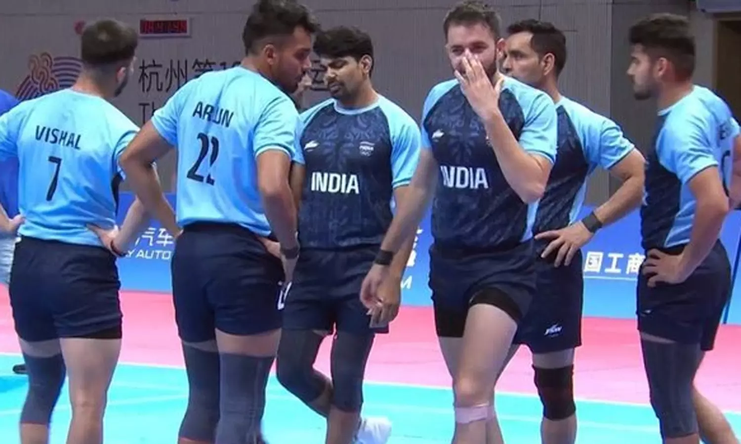 ஆண்கள் கபடி போட்டியின் கடைசி லீக் ஆட்டத்தில் இன்று... ... ஆசிய விளையாட்டு போட்டி: கபடி, கிரிக்கெட்டில் தங்கம் வென்று இந்தியா அசத்தல்- பதக்கம் 107ஆனது! லைவ் அப்டேட்ஸ் ஆண்கள் கபடி போட்டியின் கடைசி லீக் ஆட்டத்தில் இன்று... ... ஆசிய விளையாட்டு போட்டி: கபடி, கிரிக்கெட்டில் தங்கம் வென்று இந்தியா அசத்தல்- பதக்கம் 107ஆனது! லைவ் அப்டேட்ஸ்