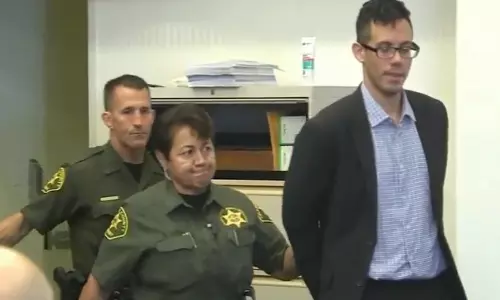 அரக்கனாய் மாறிய பாதுகாவலன்; 690 வருட சிறை: கலிபோர்னியாவில் பயங்கரம்