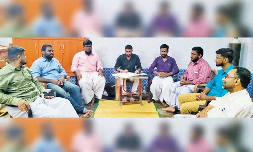 ரத்தவங்கி கட்டிடத்தை திறக்கக்கோரி ஆர்ப்பாட்டம்