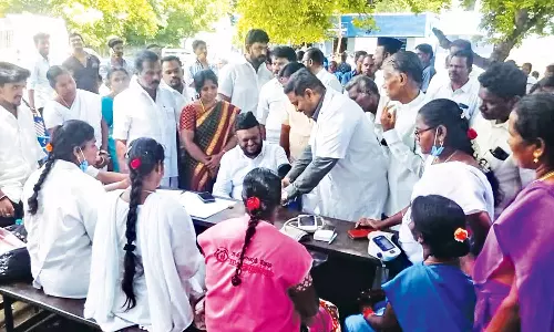 வருமுன் காப்போம் மருத்துவமுகாம்