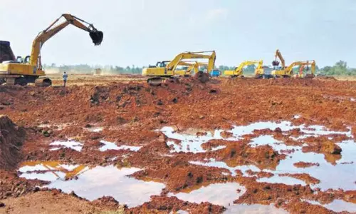 பூதலூரில் விதிகளை மீறி மண் எடுப்பதை அதிகாரிகள் ஆய்வு செய்ய வேண்டும்