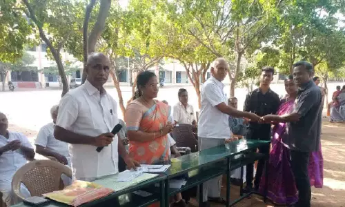 அவினாசி அரசுப்பள்ளிகளில்  கல்வி ஊக்கத்தொகை வழங்கும் விழா