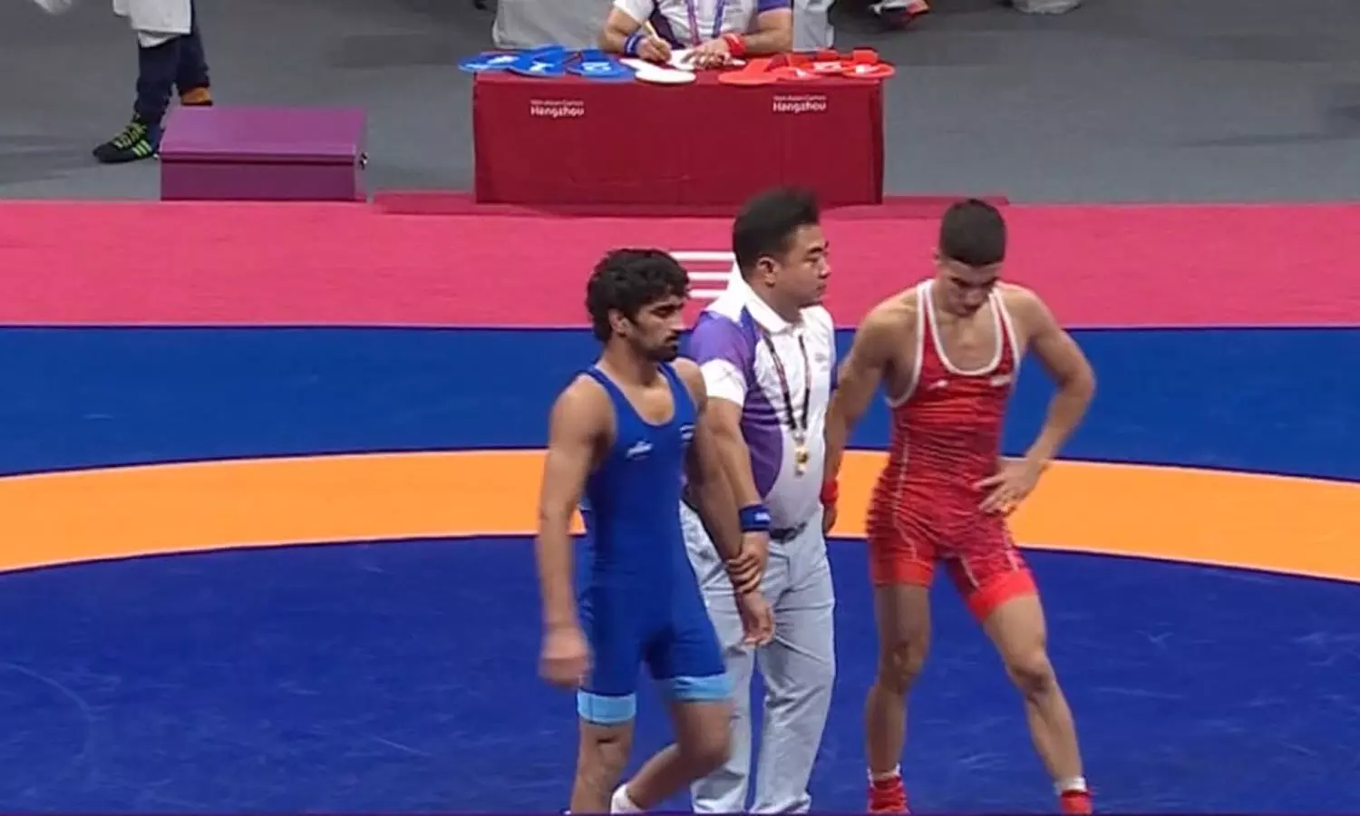 மல்யுத்தம் ஆண்கள் 57 கிலோ எடைப்பிரிவில்... ... ஆசிய விளையாட்டு போட்டி: கபடி, கிரிக்கெட்டில் தங்கம் வென்று இந்தியா அசத்தல்- பதக்கம் 107ஆனது! லைவ் அப்டேட்ஸ்