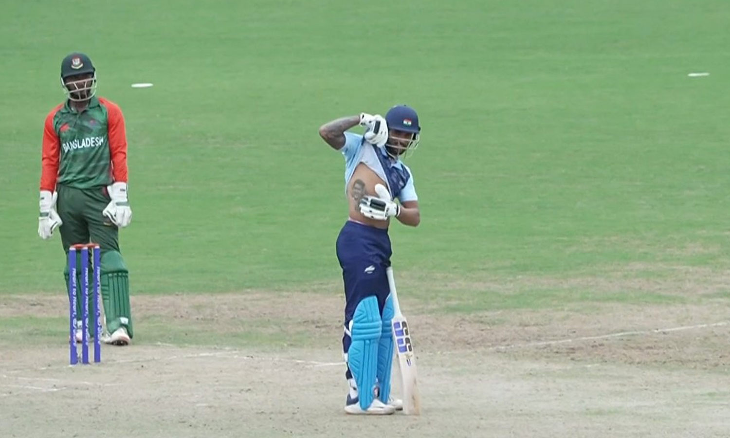 ஆசிய போட்டியில் அடித்த முதல் அரை சதத்தை தாய்க்கு சமர்ப்பித்த திலக் வர்மா