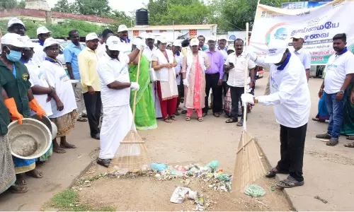 புதுக்கோட்டையில் சிறப்பு தூய்மை முகாம்   கலெக்டர்  மெர்சி ரம்யா தலைமையில் நடைபெற்றது