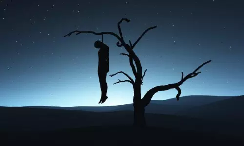 பண்ருட்டி அருகே  இளம்பெண் தற்கொலை வழக்கில் திடீர் திருப்பம்: தாயாரின் கள்ளக்காதலனுக்கு வலைவீச்சு