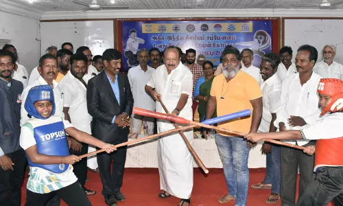 கடலூரில் தேசிய அளவிலான சிலம்பம் போட்டிஅமைச்சர் எம்.ஆர்.கே பன்னீர்செல்வம் தொடங்கி வைத்தார்