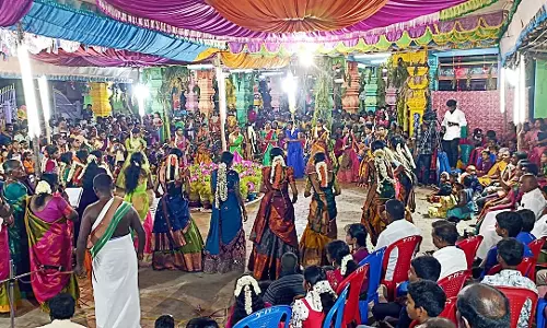 பத்ரகாளி அம்மன் கோவில் கொடைவிழா-முளைப்பாரி ஊர்வலம்