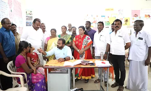 தூத்துக்குடியில் மாற்றுத் திறனாளி மாணவர்களுக்கான மருத்துவ முகாம்-மேயர் ஜெகன் பெரியசாமி பார்வையிட்டார்