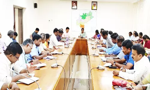 பொதுமக்கள் அளிக்கும் மனுக்களுக்கு 40 நாட்களுக்குள் தீர்வு காண வேண்டும்