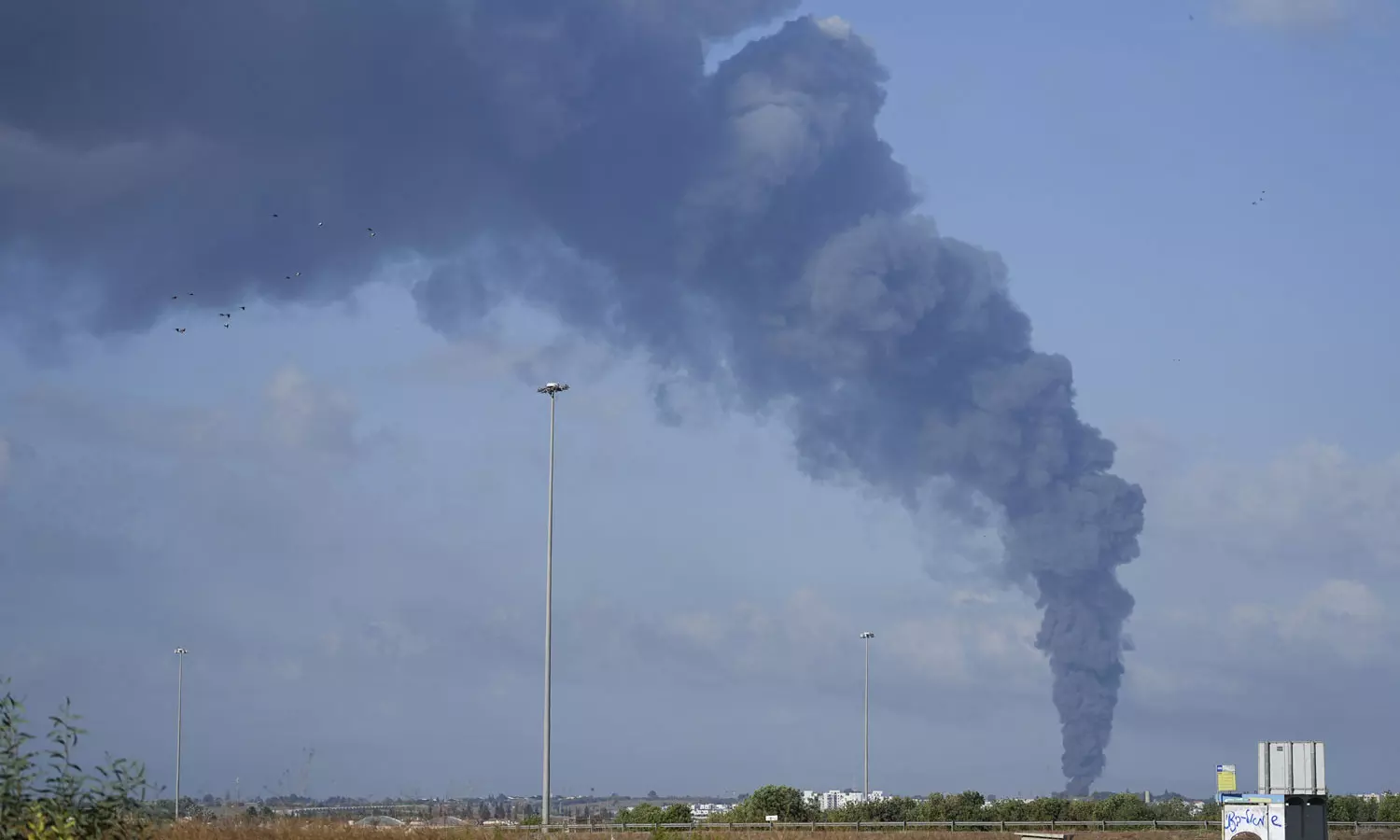 கொஞ்சம் உஷாரா இருங்க.. இஸ்ரேலில் உள்ள இந்தியர்களுக்கு மத்திய அரசு அறிவுறுத்தல்