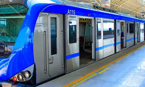 பயணிகள் கூட்டம் அதிகரித்து வருவதால் ரூ.300 கோடியில் 30 மெட்ரோ ரெயில் பெட்டிகள் வாங்க திட்டம்