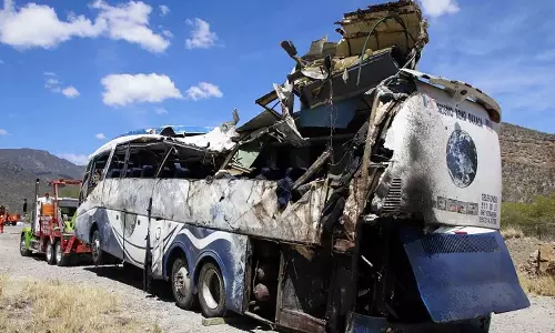 மெக்சிகோவில் பஸ் கவிழ்ந்து 18 அகதிகள் பலி