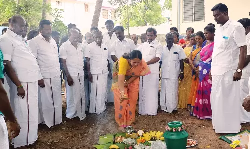 வருவாய் ஆய்வாளர் அலுவலகம்- குடியிருப்பு கட்டுமான பணி தொடக்கம்