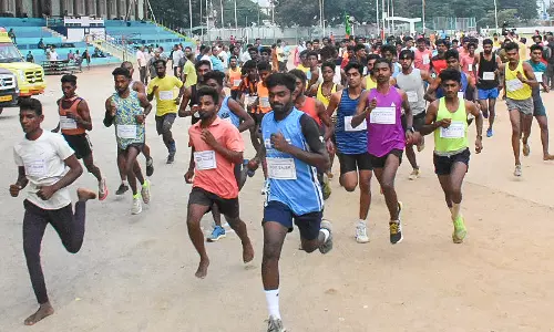 விளையாட்டு மேம்பாட்டு ஆணையம் சார்பில்அறிஞர் அண்ணா நெடுந்தூர  ஓட்டப்போட்டி