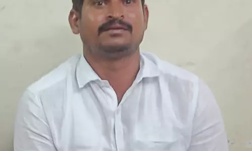 போலீஸ் சப்-இன்ஸ்பெக்டர் பணியிடை நீக்கம்