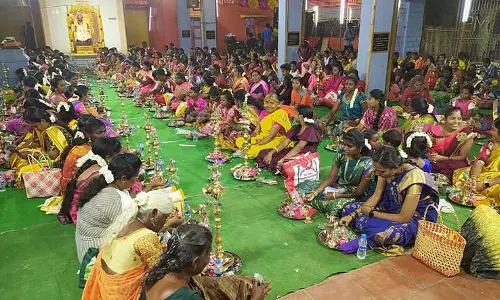 பாவூர்சத்திரத்தில் முப்புடாதி அம்மன் கோவிலில் 207 திருவிளக்கு பூஜை