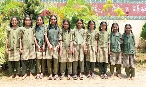 ஒரே வகுப்பில் படிக்கும் 5 இரட்டையர்களால் ஆசிரியர்கள் குழப்பம்