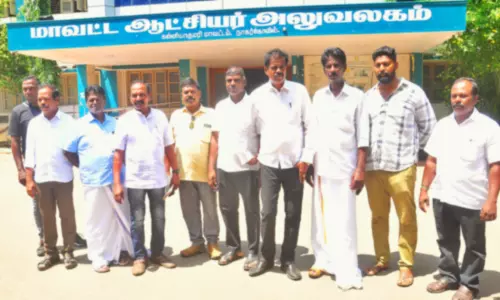 ஏழை, எளிய மக்களின் நலன்கருதி பத்திரப்பதிவில் தளர்வுகளை ஏற்படுத்த வேண்டும்
