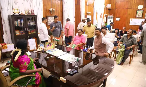 சகோதரத்துவ உணர்வோடு காவிரி நீரை பகிர்ந்து கொள்ள வேண்டும்