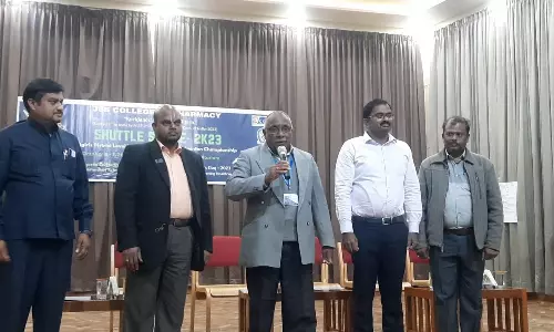 மாவட்ட பள்ளிகளுக்கு இடையே 2 நாள் இறகுப்பந்து போட்டி