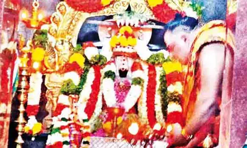 கீழப்பெரும்பள்ளம் கோவிலில் கேது பகவானுக்கு சிறப்பு அபிஷேகம்