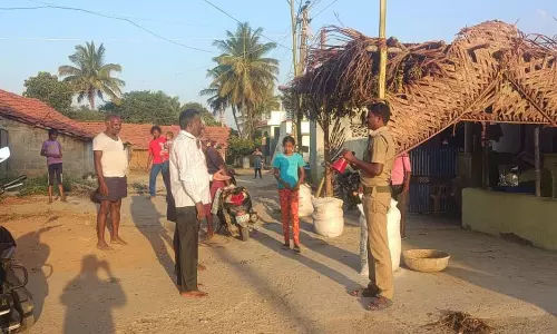 குடியிருப்பு பகுதியில் சிறுத்தை நடமாட்டம்: வனத்துறையினர் ஒலிப்பெருக்கி மூலம் விழிப்புணர்வு