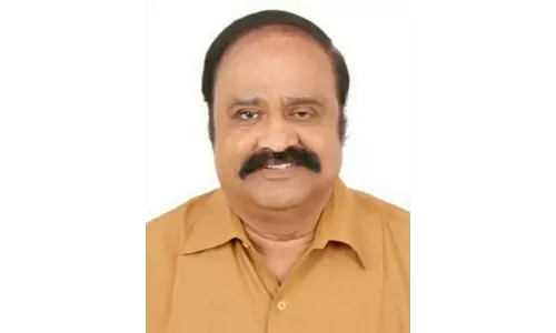 அ.தி.மு.க.,வை  முழுவதுமாக ஒழித்து விடுவார் எடப்பாடி பழனிசாமி : ஓசூரில் பெங்களூர் புகழேந்தி பேட்டி