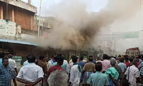 பட்டாசு கடையில் இன்று திடீர் தீ விபத்து
