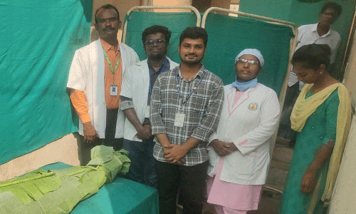 பவானி அரசு சித்த மருத்துவ பிரிவில் வாழை இலை-மண் குளியல் தொடக்கம்