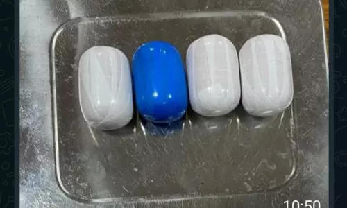 2.15 கிலோ தங்கம் பறிமுதல்