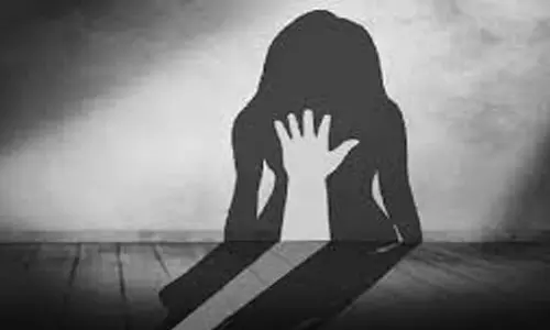 பள்ளி மாணவியிடம் பாலியல் சீண்டலில் ஈடுபட்டவர் கைது