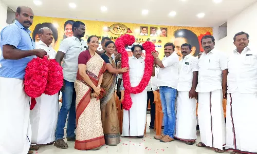 ஆலங்குளம் ஊராட்சி ஒன்றியத்தில் 32 கிராம ஊராட்சிகளுக்கு   58 குப்பை சேகரிக்கும் வாகனங்கள்- அமைச்சர் சாத்தூர் ராமச்சந்திரன் வழங்கினார்