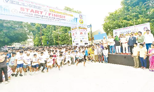 2-ம் நிலை பெண் காவலர்களுக்கான மினி மாரத்தான் போட்டி