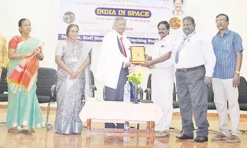 அரசு கல்லூரியில் விண்வெளியில் இந்தியா கருத்தரங்கம்