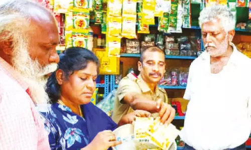 புகையிலை பொருட்கள் விற்பனை செய்த 43 கடைகள் மூடல் - உணவு பாதுகாப்புத்துறை அதிரடி நடவடிக்கை