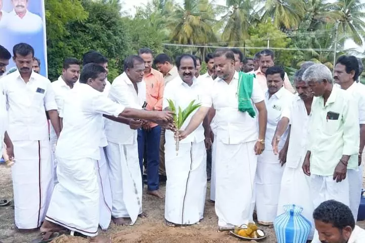 மரக்கன்று நடும் விழா மரக்கன்று நடும் விழா