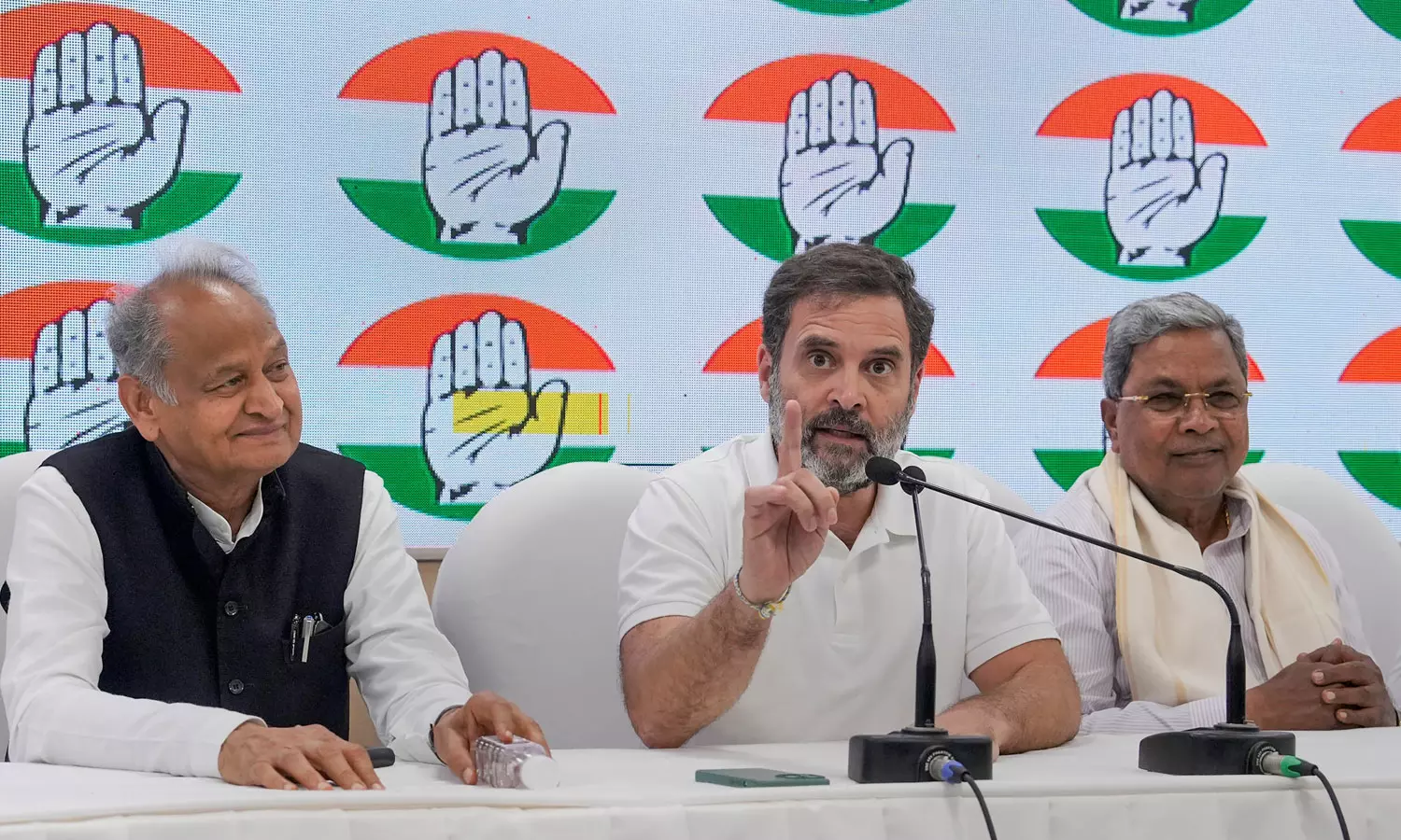 இஸ்ரேல்-ஹமாஸ் போர்: பாலஸ்தீனத்திற்கு ஆதரவு தெரிவித்த காங்கிரஸ் இஸ்ரேல்-ஹமாஸ் போர்: பாலஸ்தீனத்திற்கு ஆதரவு தெரிவித்த காங்கிரஸ்