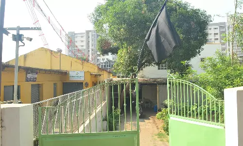 மின்கட்டண உயர்வை திரும்ப பெற வலியுறுத்தி சிறு, குறு தொழிற்சாலைகளில் கருப்பு கொடி ஏற்றி போராட்டம்