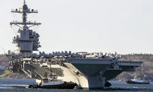 இஸ்ரேலுக்கு ஆதரவாக அதிநவீன போர் விமானங்களுடன் விரைந்தது அமெரிக்க கப்பல்