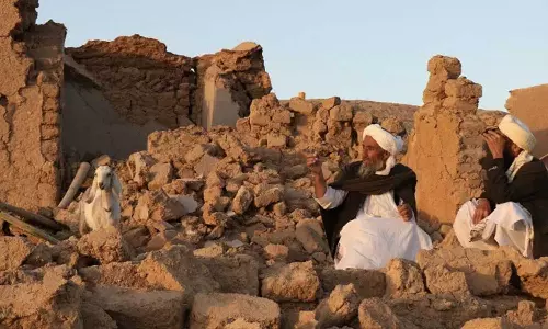 ஆப்கானிஸ்தானை உலுக்கிய நிலநடுக்கம்:  பலி எண்ணிக்கை 2,445-ஆக உயர்வு