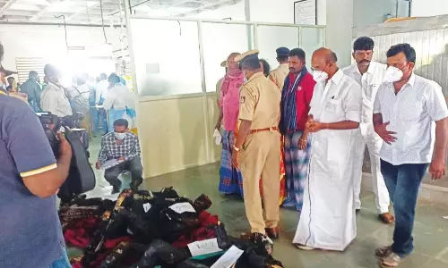 பலியான 8 பேரின் குடும்பத்திற்கு முன்னாள் அமைச்சர் ஆறுதல்