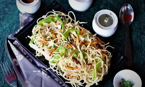 சிக்கன் ஹக்கா நூடுல்ஸ்