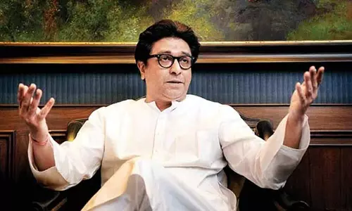 சுங்கசாவடிகள் பல அரசியல்வாதிகள் பிழைப்பு நடத்தும் இடமாகிவிட்டது - ராஜ்தாக்கரே