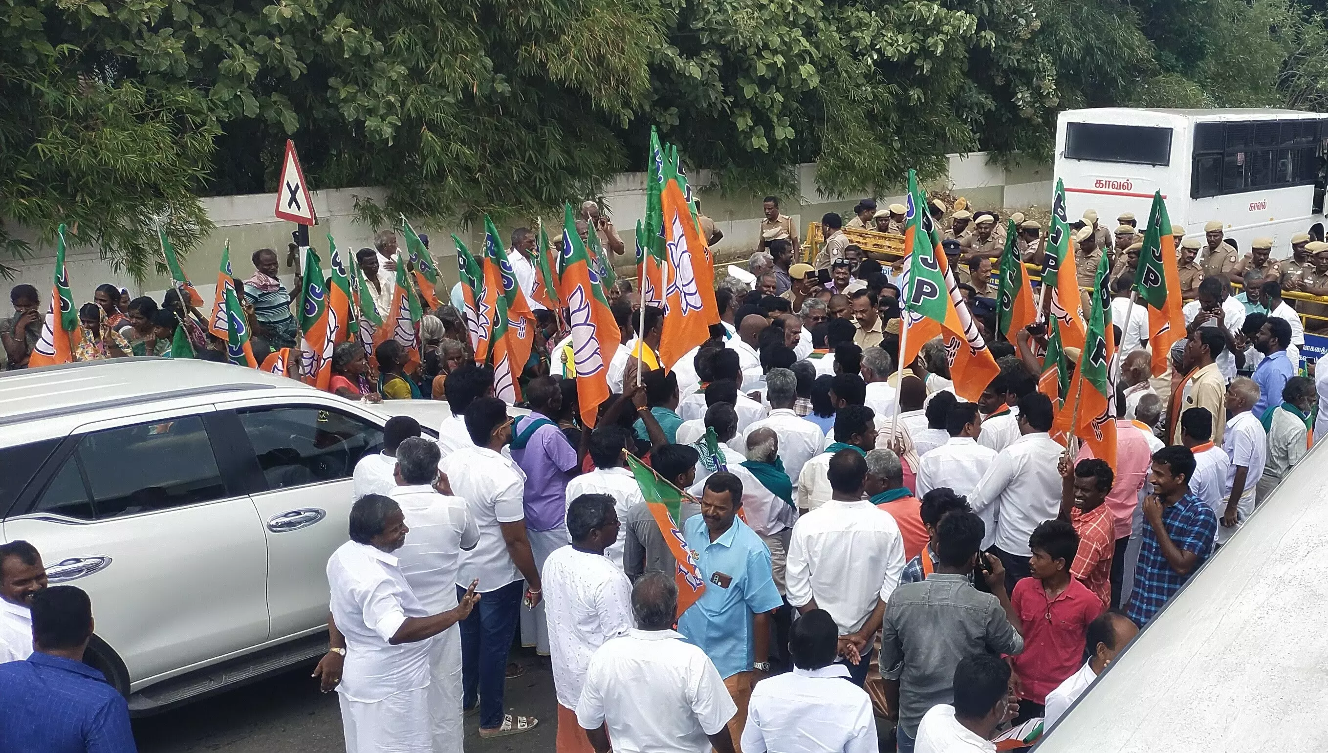 அரியலூரில் பா.ஜ.க.வினர் கைது