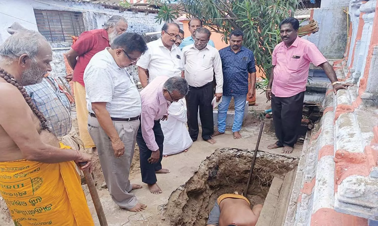 கன்னியாகுமரி பகவதி அம்மன் கோவிலில் ராஜகோபுரம் கட்டப்படும் இடத்தை வல்லுனர்கள் ஆய்வு